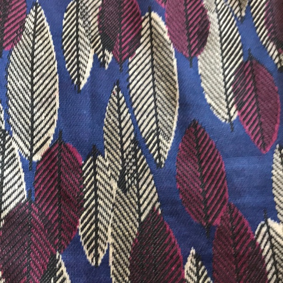 NWT! LuLaRoe leaf 🍃 🍂 print pencil style skirt - Picture 2 of 4